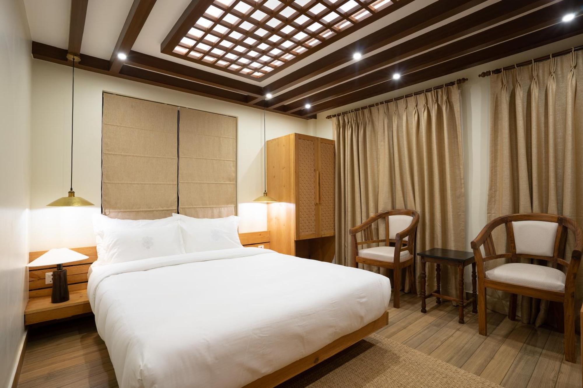 Karuna Hotel Patan Kathmandu Rum bild