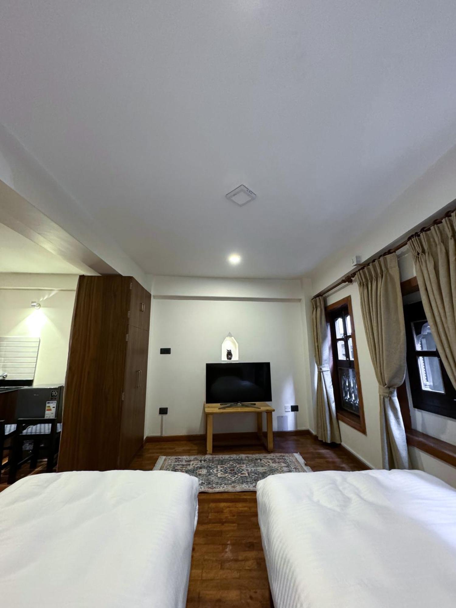 Karuna Hotel Patan Kathmandu Exteriör bild