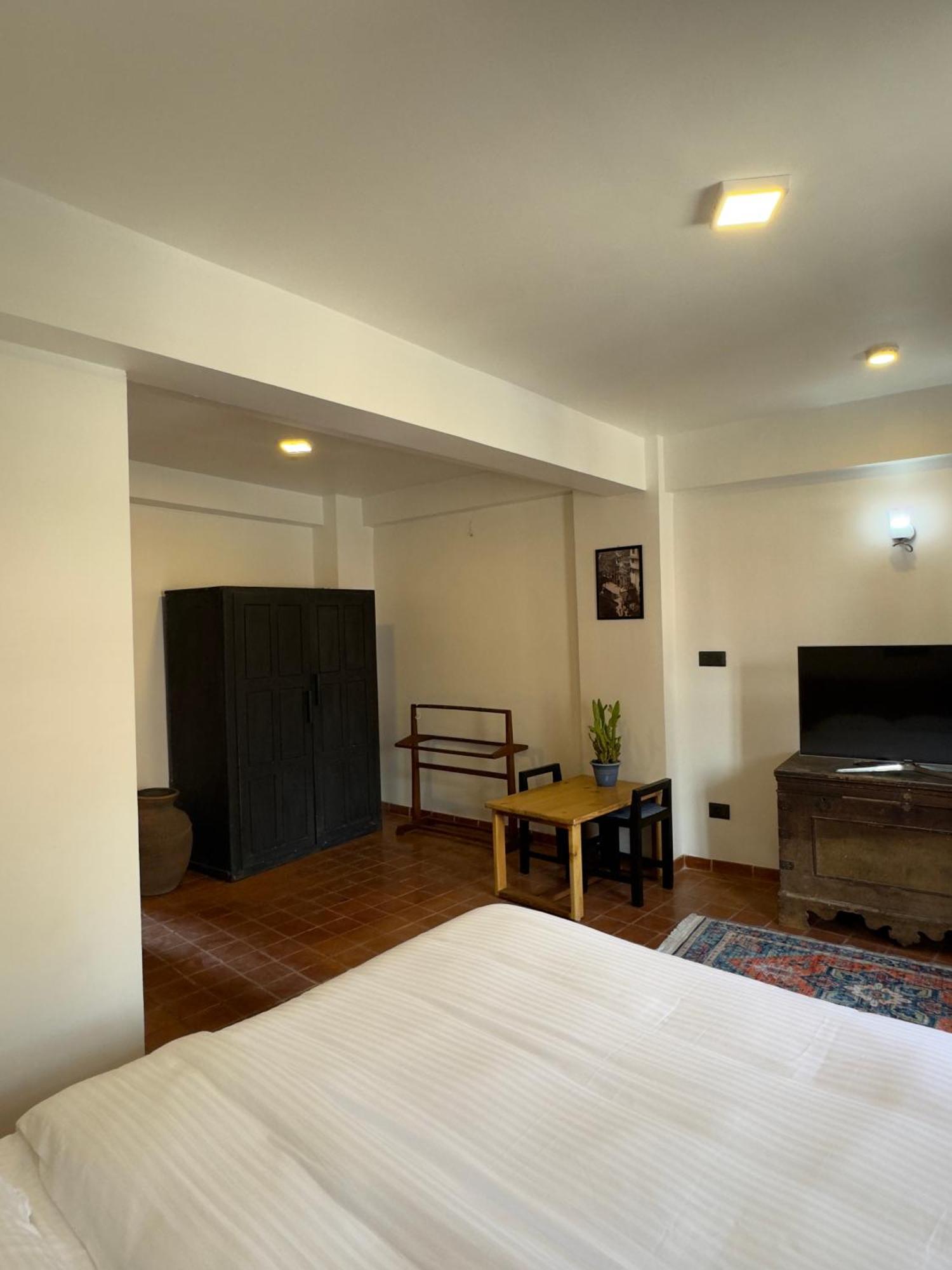 Karuna Hotel Patan Kathmandu Exteriör bild
